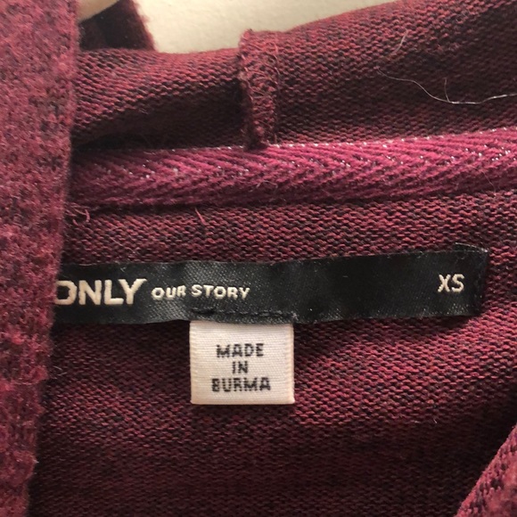 Super soft maroon hoodie - Picture 3 of 9